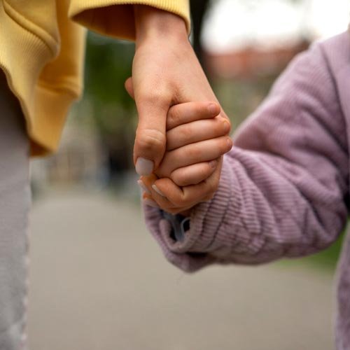 Asesoría legal para procesos de adopción y requisitos legales en el Litoral Central