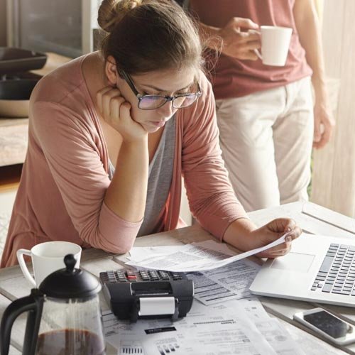 Abogado en Litoral Central para defensa legal por deudas tributarias e impuestos impagos