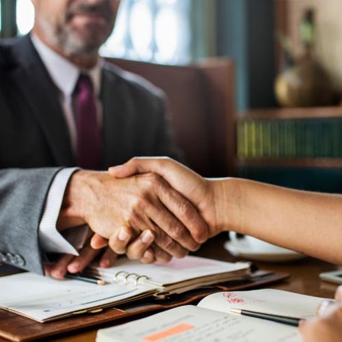 Abogado penalista en Litoral Central para defensa en delitos comunes y representación legal