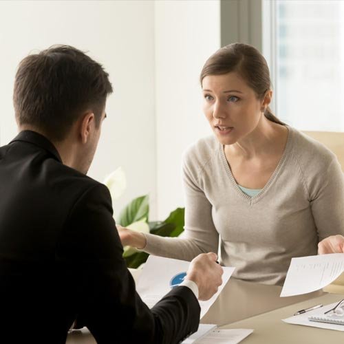 Abogado en Litoral Central para casos de incumplimiento de contrato y reclamación de daños