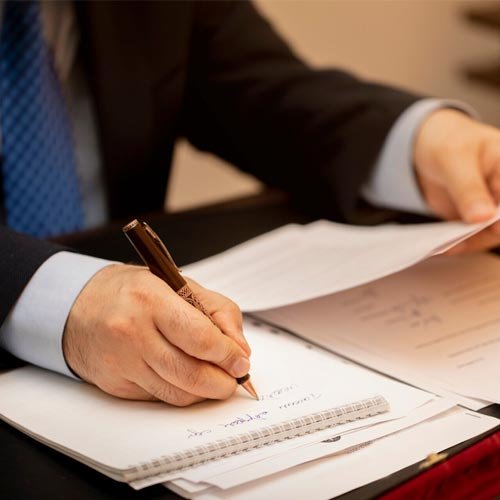 Defensa legal en casos de jactancia judicial y declaraciones de dominio en Litoral Central