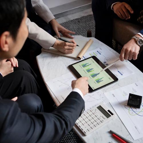 Abogado especializado en reestructuración financiera personal y empresarial en Litoral Central