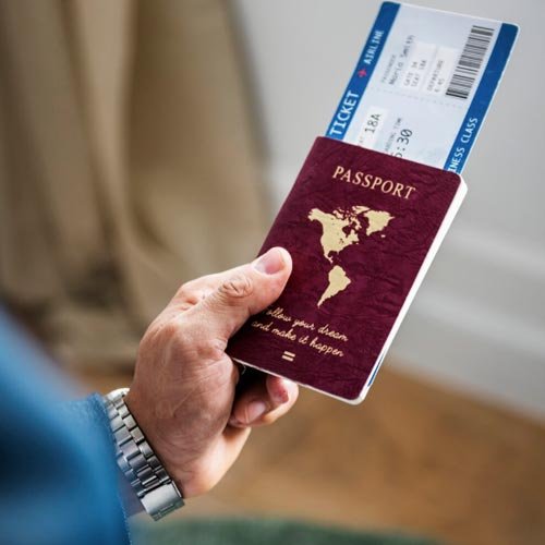 Asesoría legal para residencia temporal y requisitos de visa en el Litoral Central