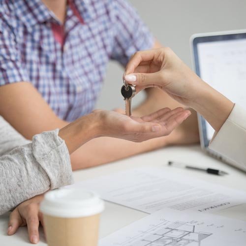 Abogado experto en transmisión de dominio y regularización de títulos de propiedad