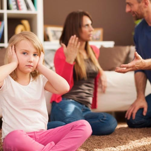 Defensa legal en casos de violencia intrafamiliar y medidas de protección en Litoral Central