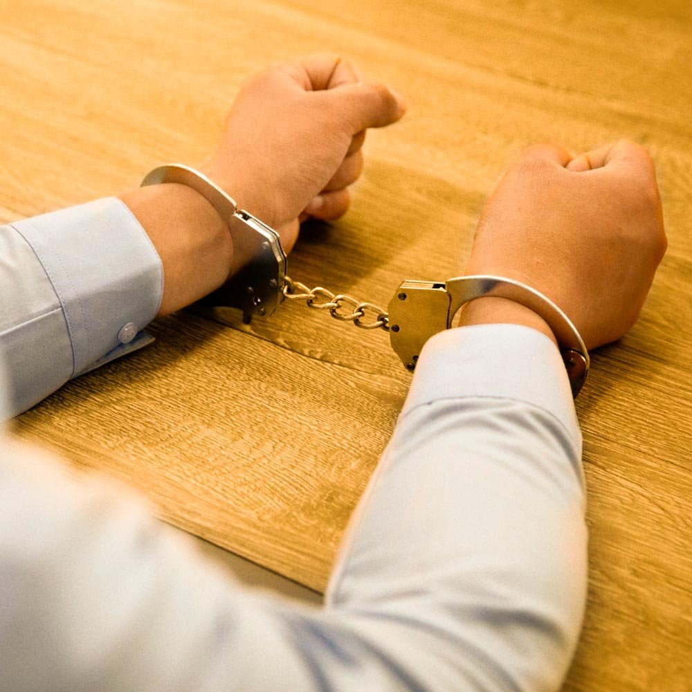 Abogado penalista en el Litoral Central representando clientes en juicios y defensa legal